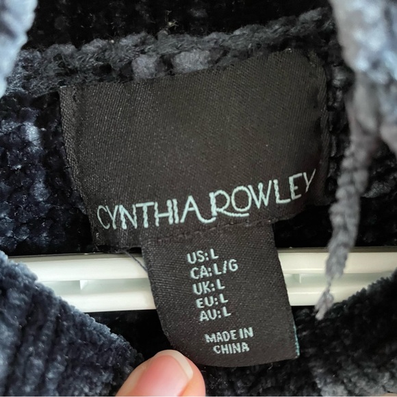 Cynthia‎ rowley blue Velvet Turtleneck Sweater woman’s size large - Picture 2 of 3
